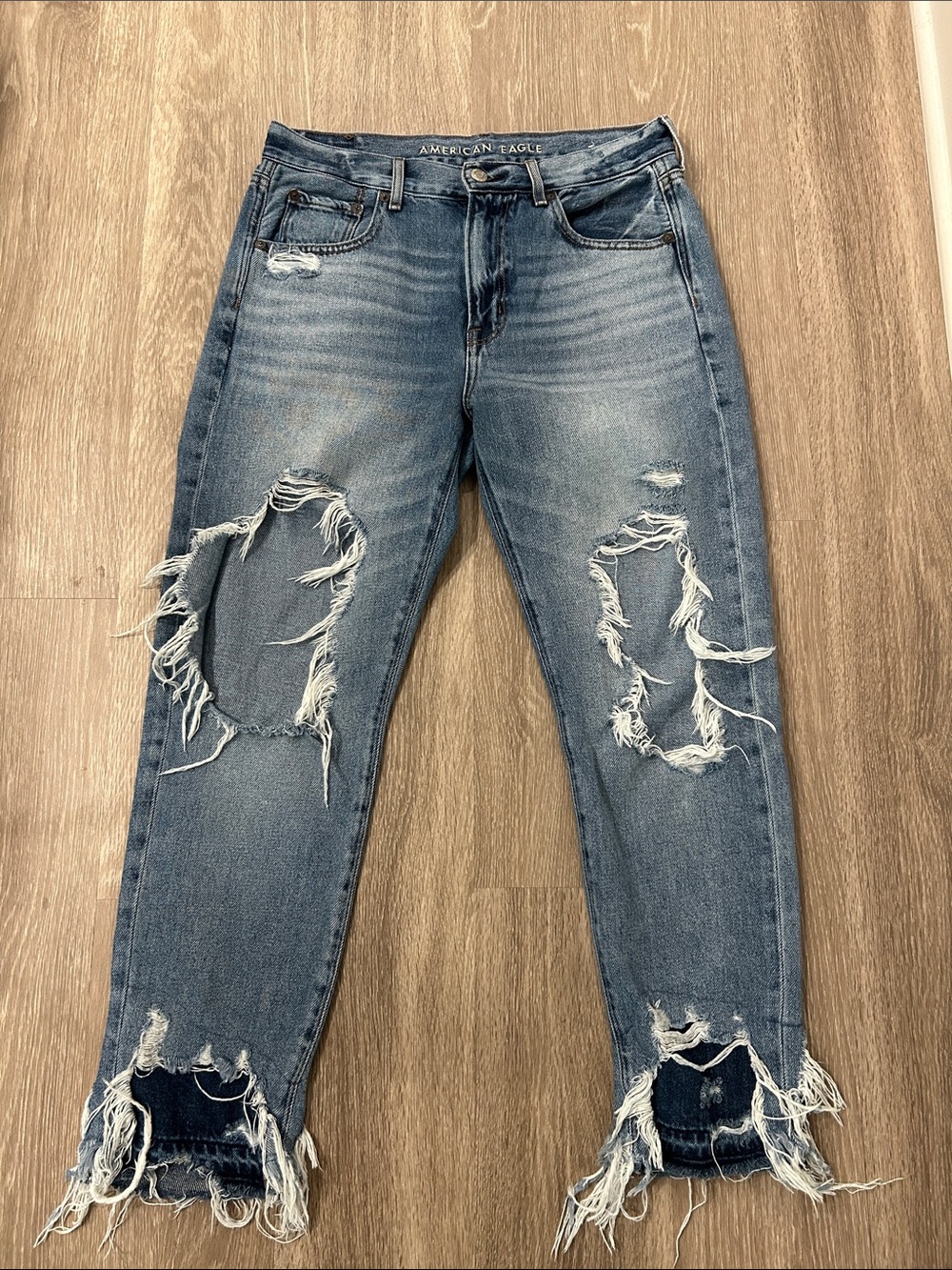 American Eagle Outfitters - Distressed Hi-Rise Girlfriend Jeans